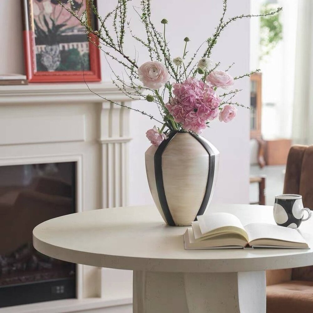 Neutral Decorative Vase – New Condition